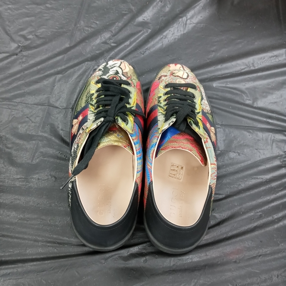 Real GUCCI SHOES - Picture 5 of 8